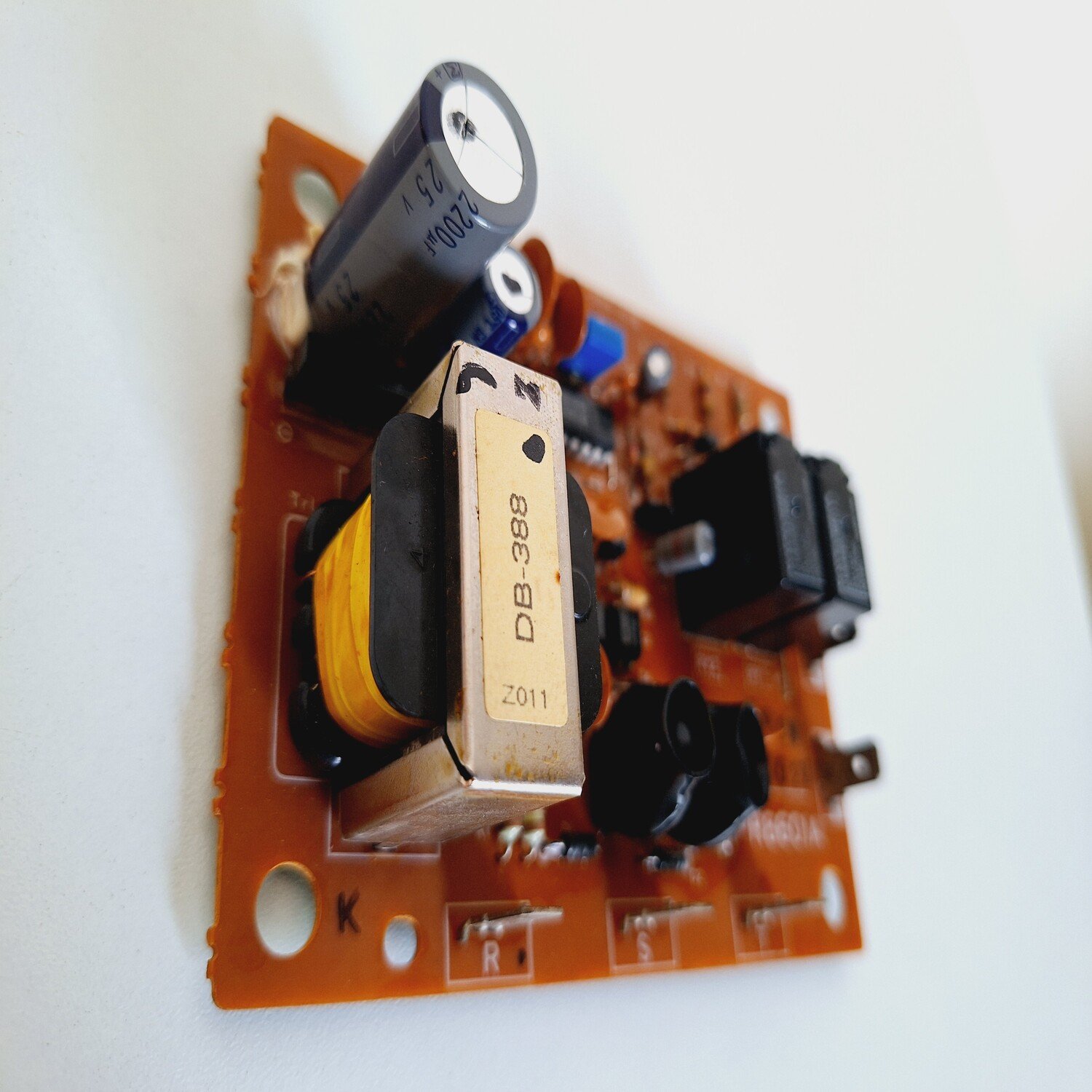 Daikin_620463__PR8601A_Phase_Reverse_Protection_Relay3