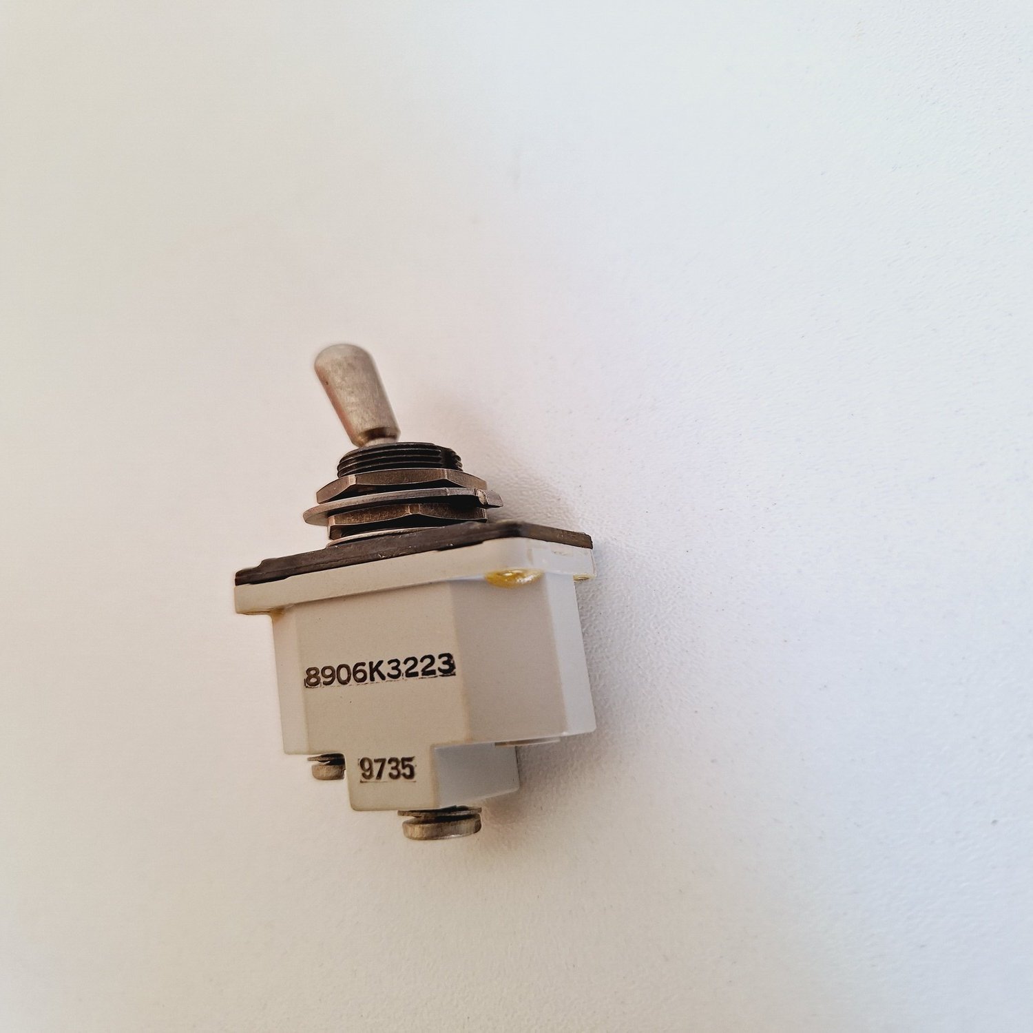 1122_8906K3223-Switch-2