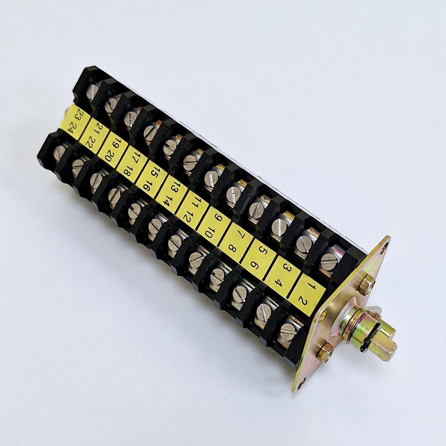 ABB_UXAB_329100_R_999_Auxiliary_6-6_For_ERM_Drive_Switch11
