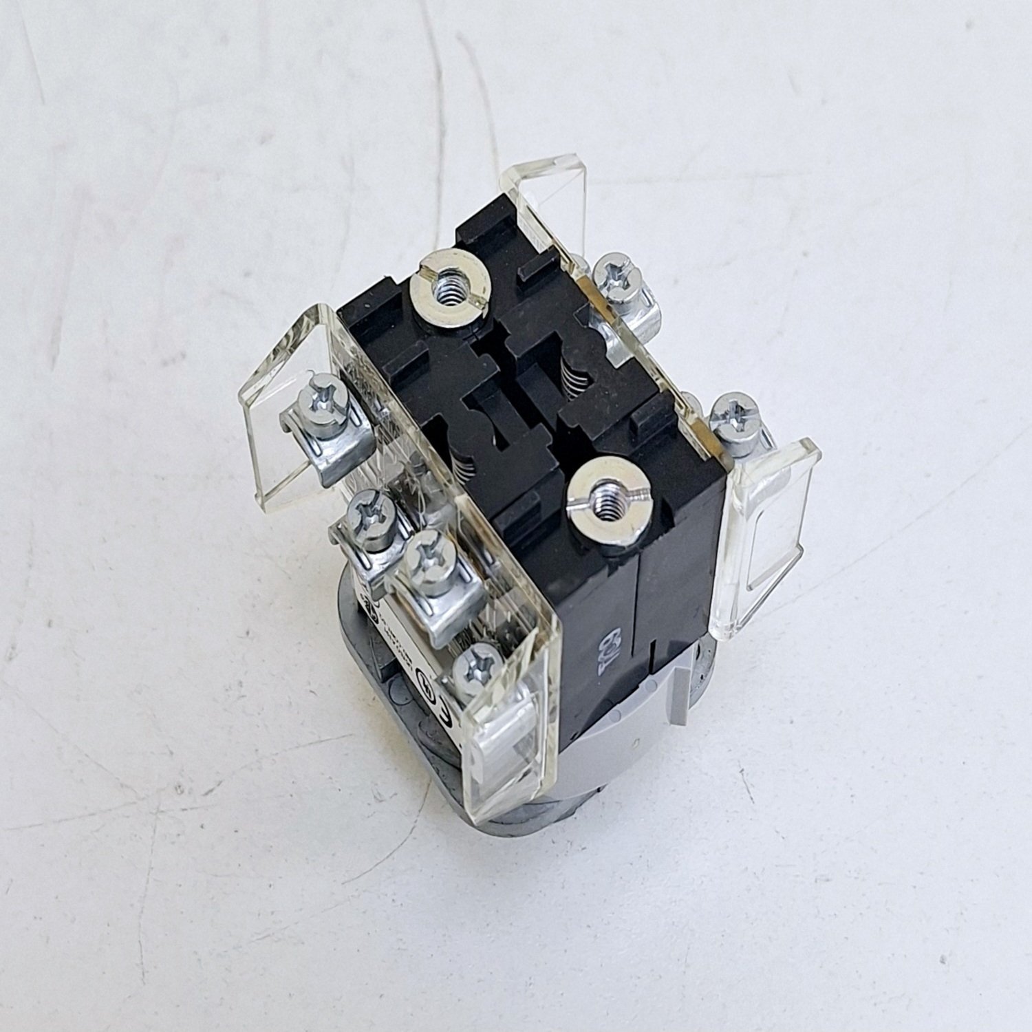 Allen-Bradley_800T-J2B_Ser_T_30mm_Selector_Switch_with_Fittings_18486310