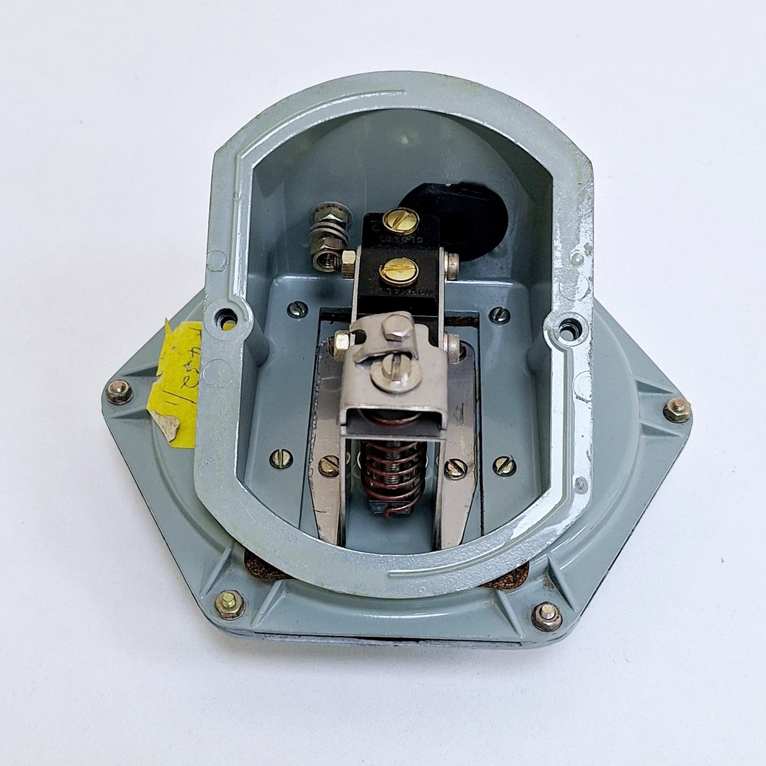 Delta_Controls_Series_310_Pressure_Difference_Switch_0-2_in_H2O_5m_bar11