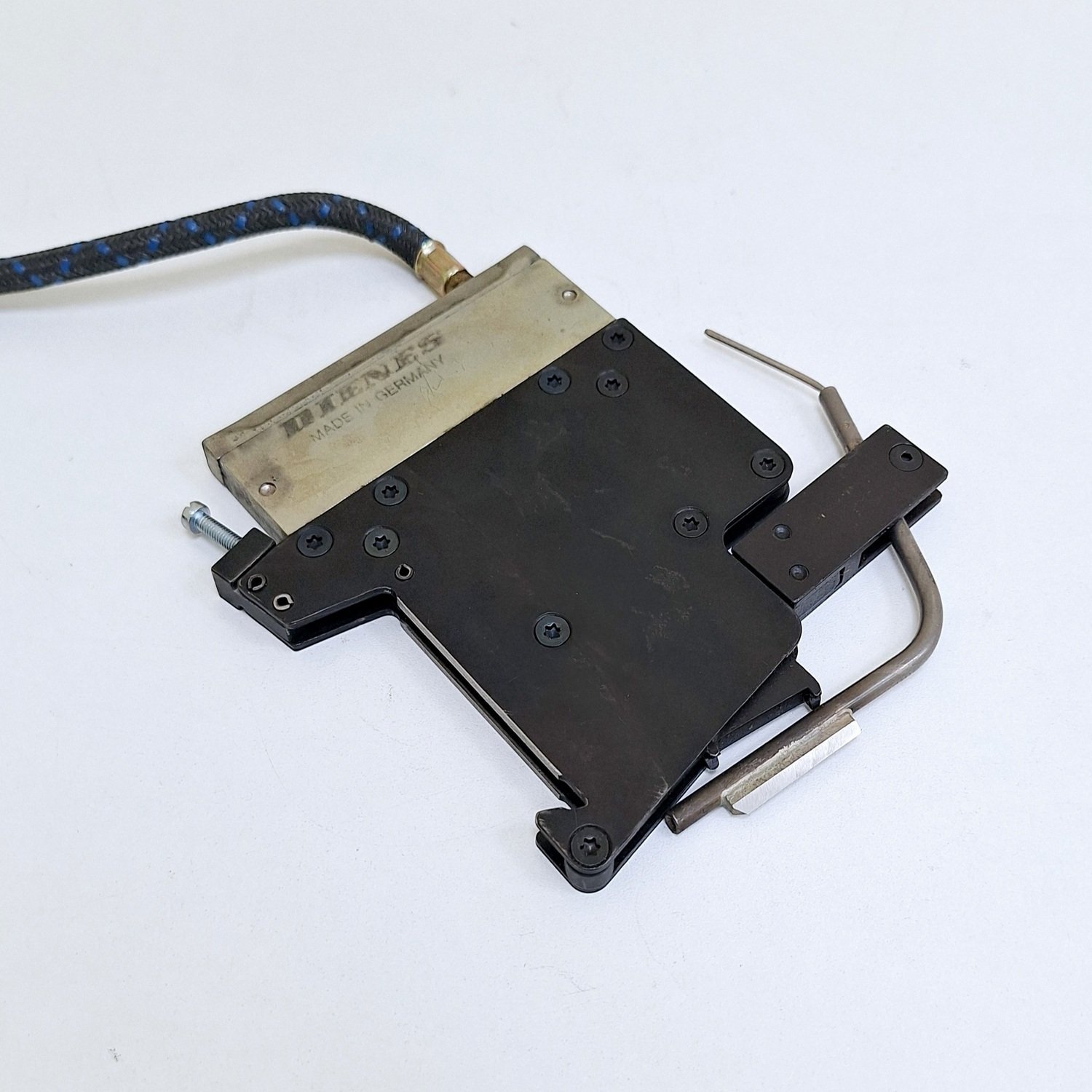 Dienes_Corporation_02219__542201020_Knife_Holder_POAS_38_with_Heat_Cutting_Blade11