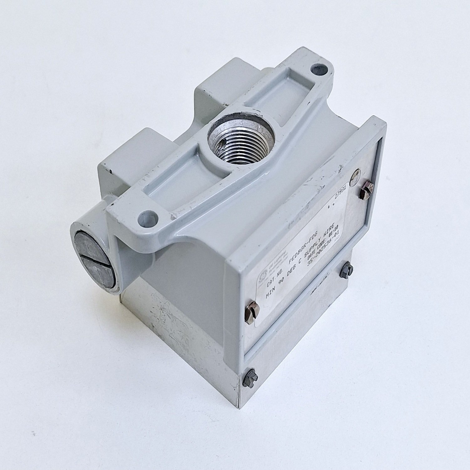 GE_Lighting_PEDBGR-FDG_Supply_Wire_Light_Fixture_Min_90_Deg_C_3