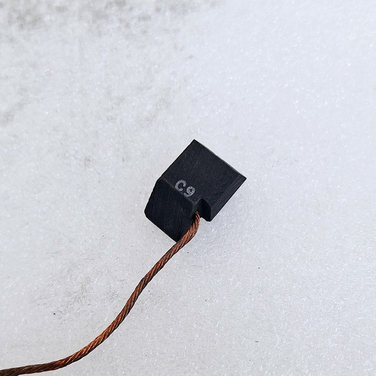 National_255__63001048_Carbon_Brush3