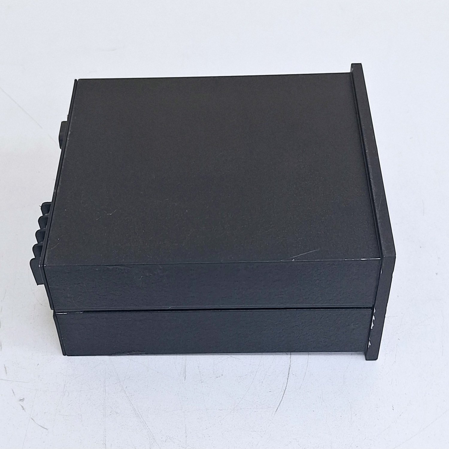 Omega_DP-773-2-4_Digital_Panel_Voltmeter_0.1A_115V3