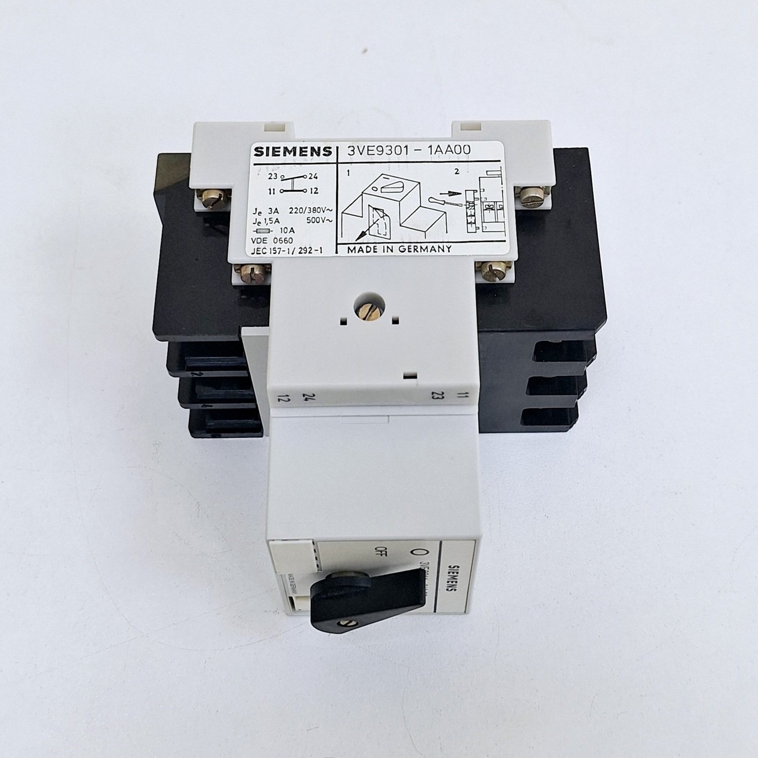 Siemens_3VE3_011-6JA00_Voltage_Transformer_Circuit_Breaker10