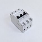 Siemens_C32__5SQ2_370-0HT32_Miniature_Circuit_Breaker_3_Pole_400V_1