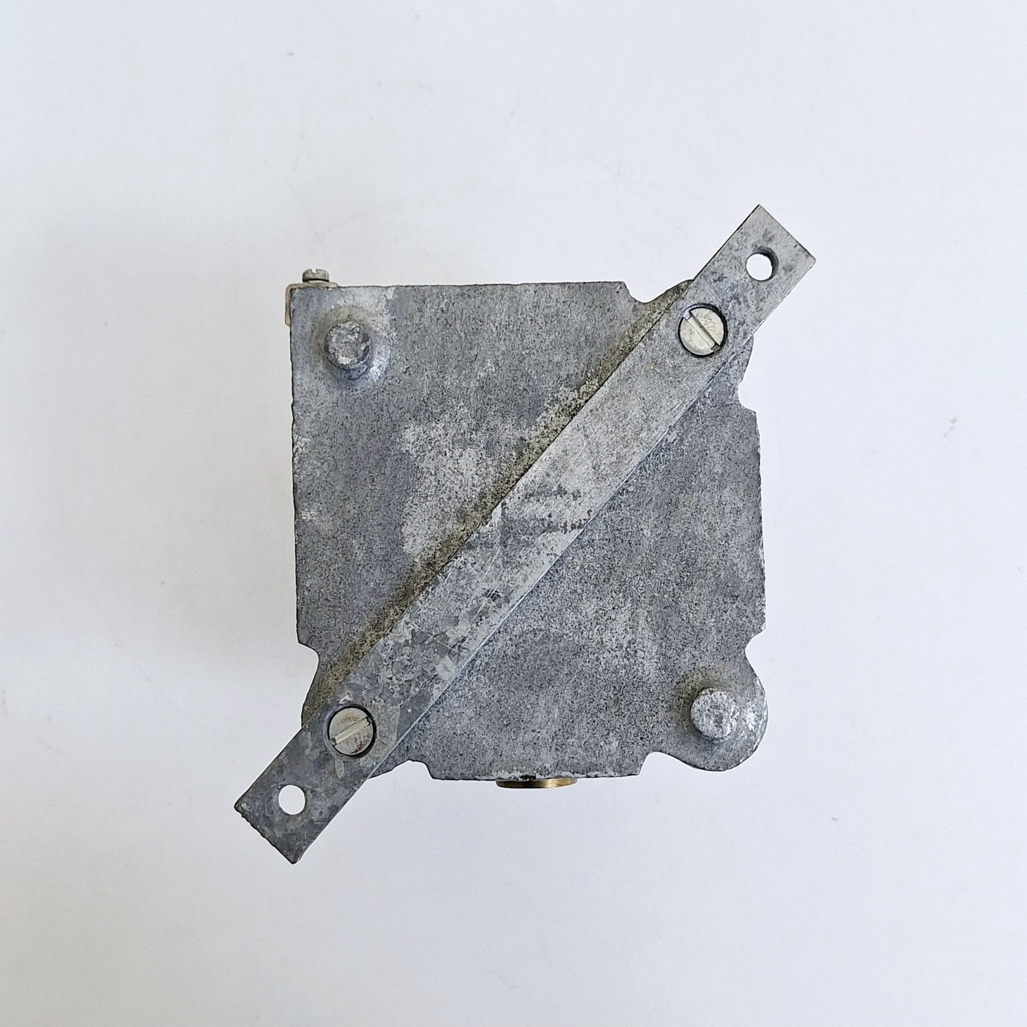 Walsall_Conduits_EII000I__20mm_ExPA_Galvanised_FLPWP_Changeover_ONOFF_Switch_16A_440V__11