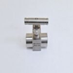 Whitey_SS-26VF8_Needle_Valve_6000_PSI1