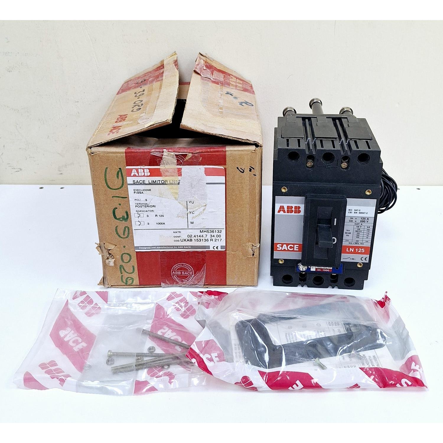 109_ABB_SACE_LN_125_Circuit_Breaker_Limitor_Im_1000_In125A_Ue690V2