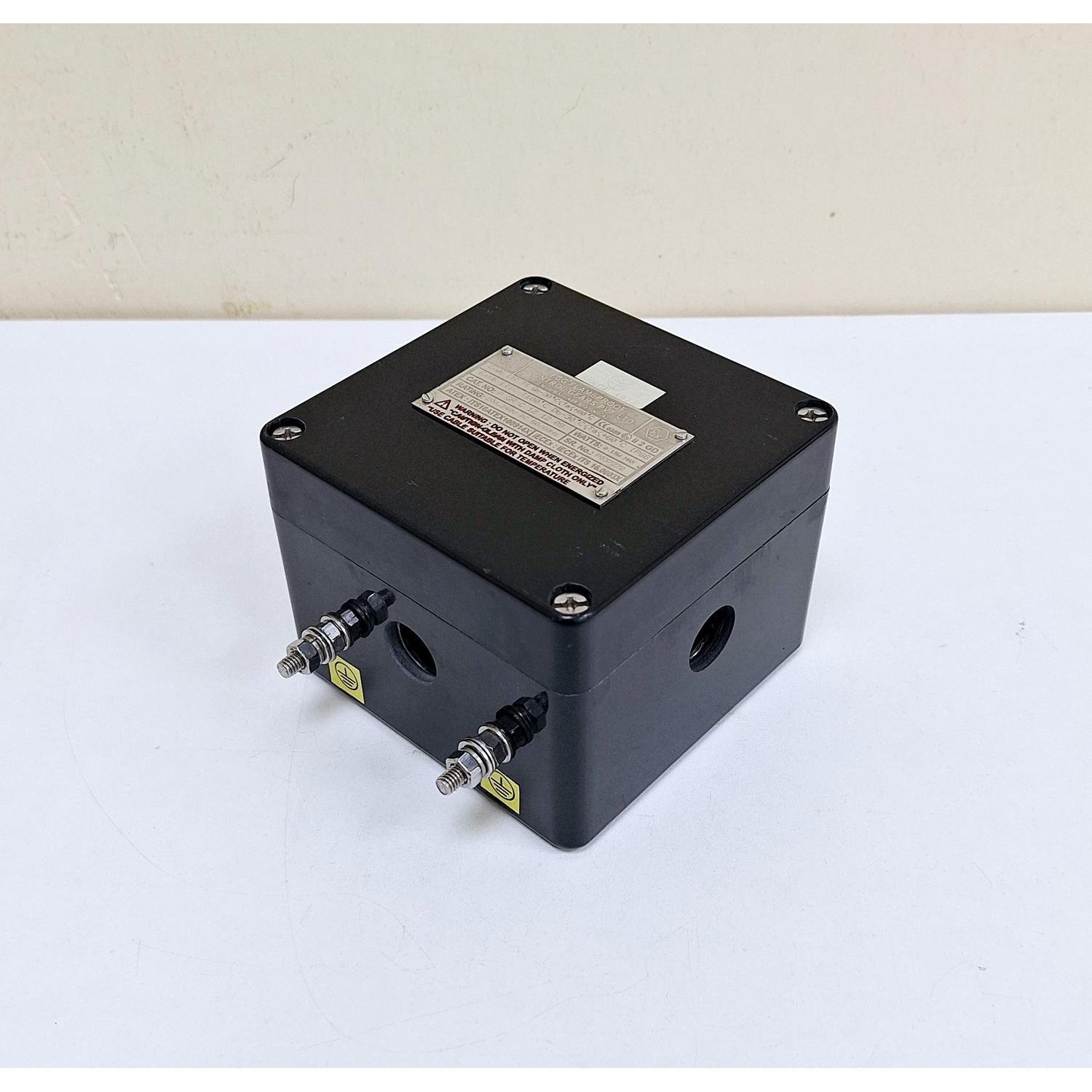 1688_FCG_P_GR_C_12_12_09_FLPWP_Junction_Box_20A_240V_AC_5060Hz(5)