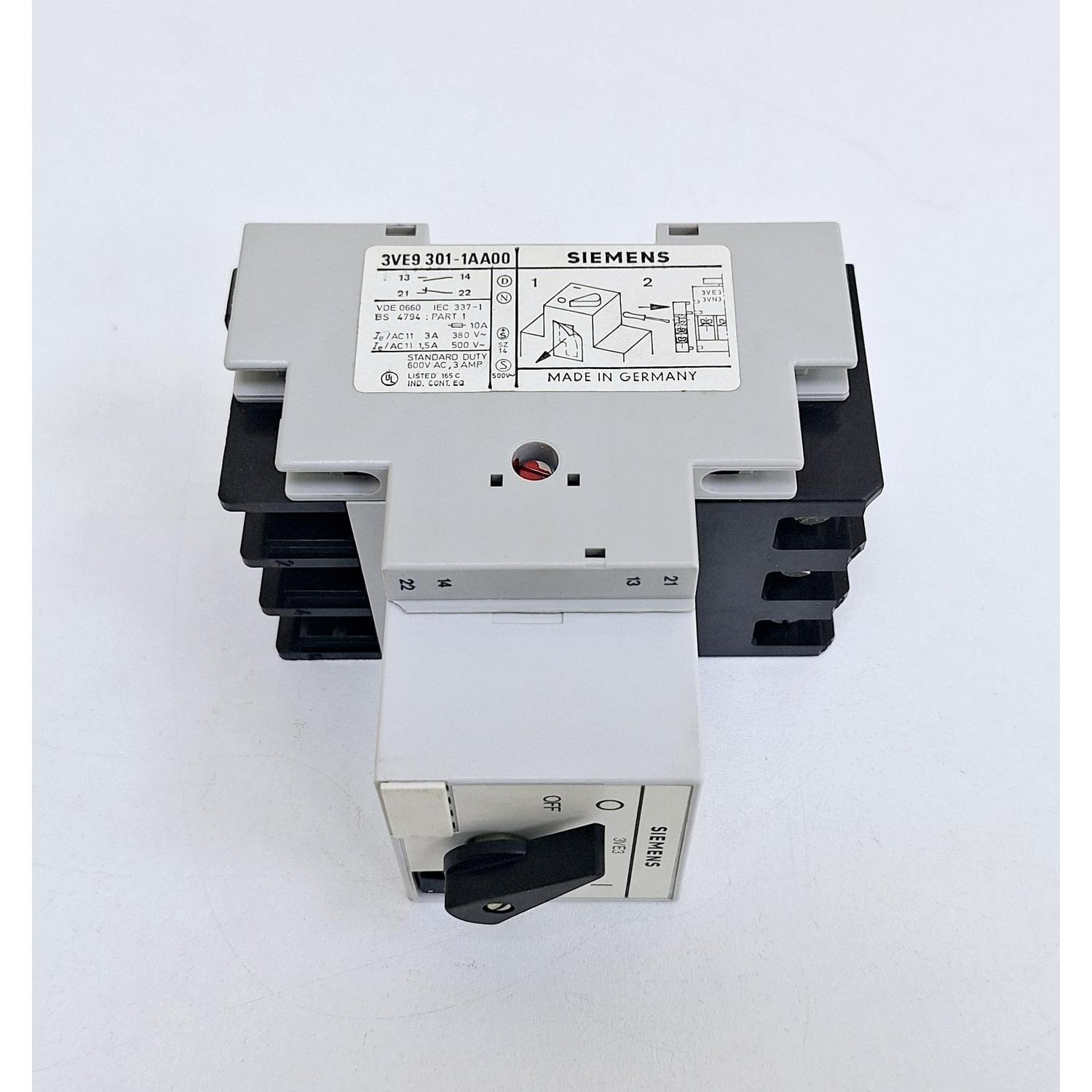 494_Siemens_3VE3_011-6JA00_Voltage_Transformer_Circuit_Breaker12