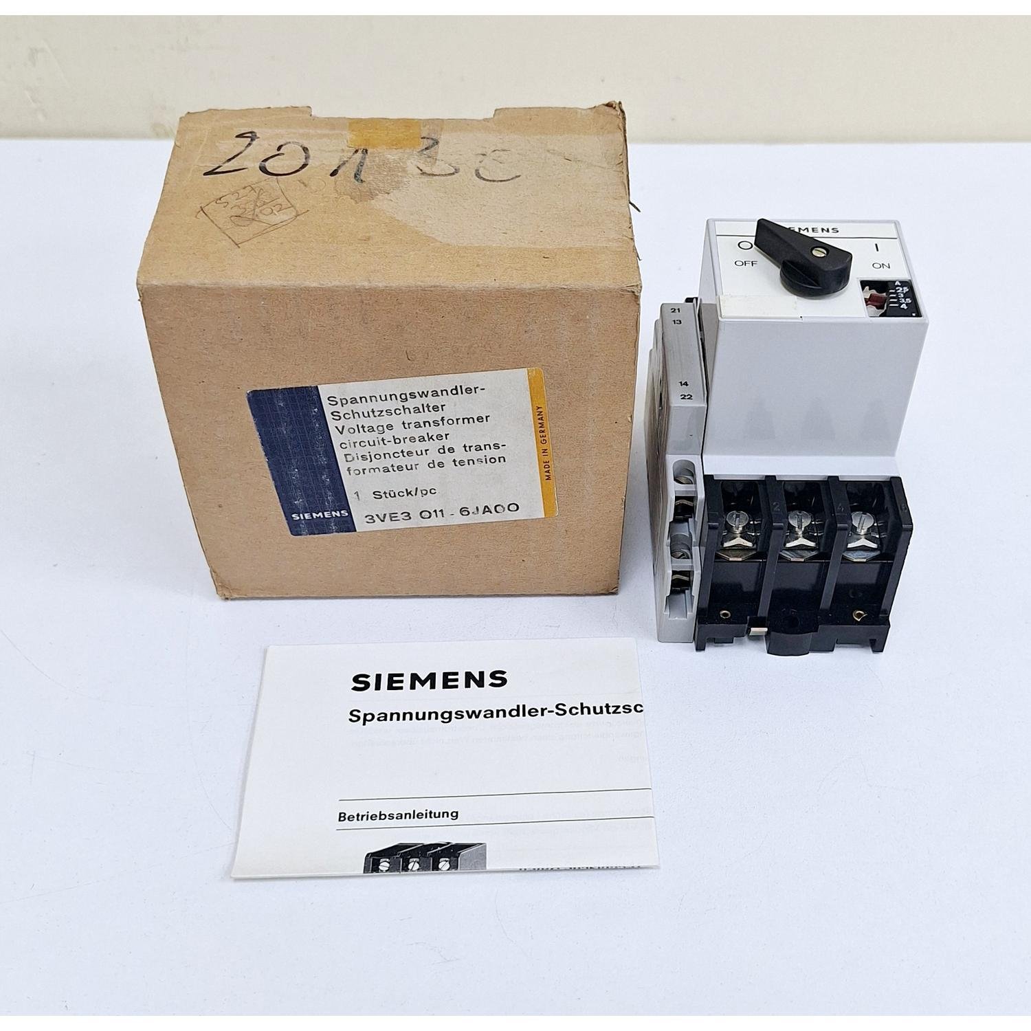 499_Siemens_3VE3_011-6JA00_Voltage_Transformer_Circuit_Breaker2