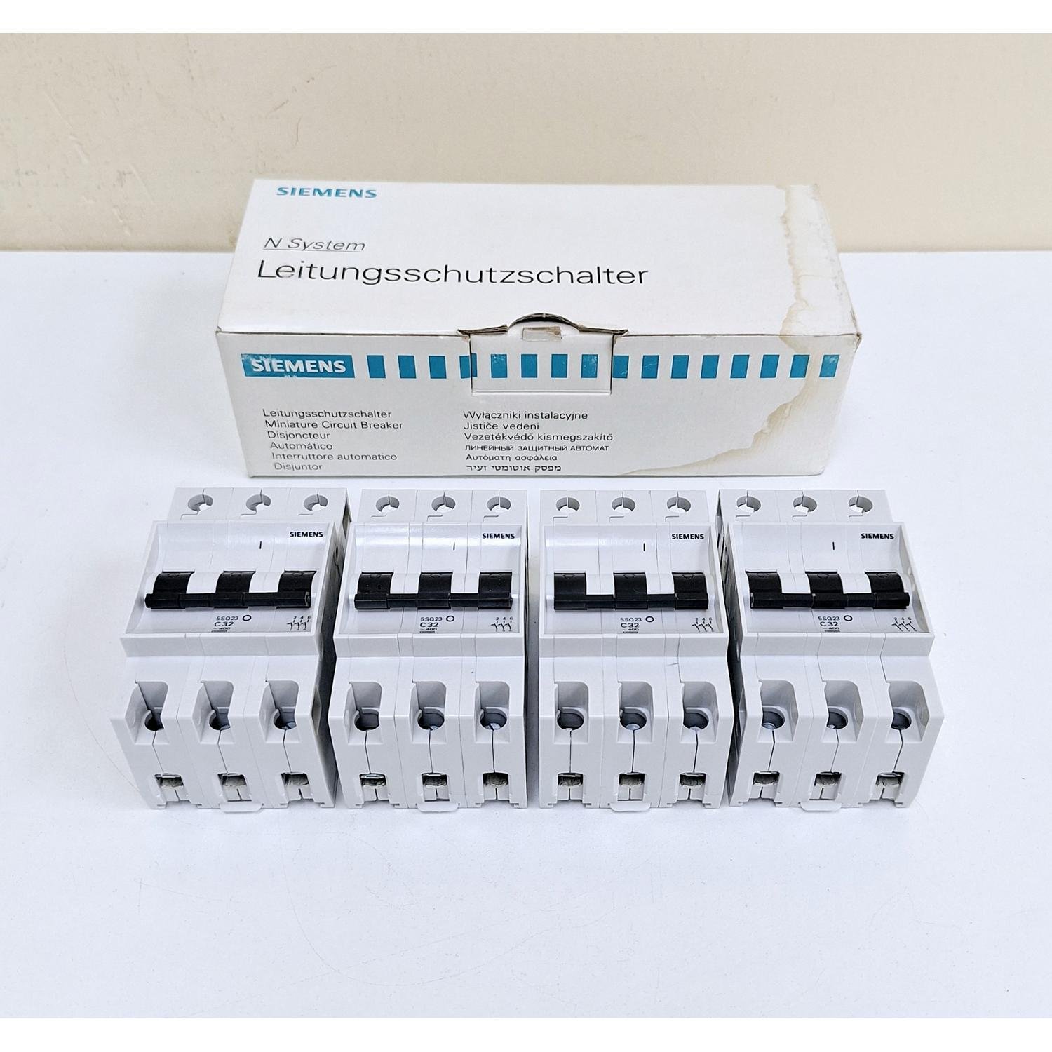 808_Siemens_C32__5SQ2_370-0HT32_Miniature_Circuit_Breaker_3_Pole_400V_2