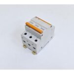 8911_Merlin_Gerin_17080_AA__C16__DomaA63_Minature_Circuit_Breaker3P_16A_C_Curve_6000A5