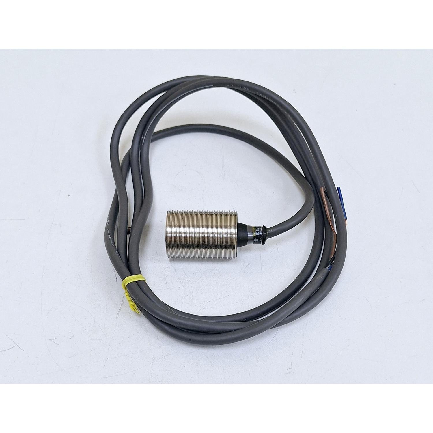 Omron_E2EV-X10C1_Proximity_Switch_12_to_24_VDC_Omron_E2EV-X10C1_Proximity_Switch_12_to_24_VDC_5.jpg