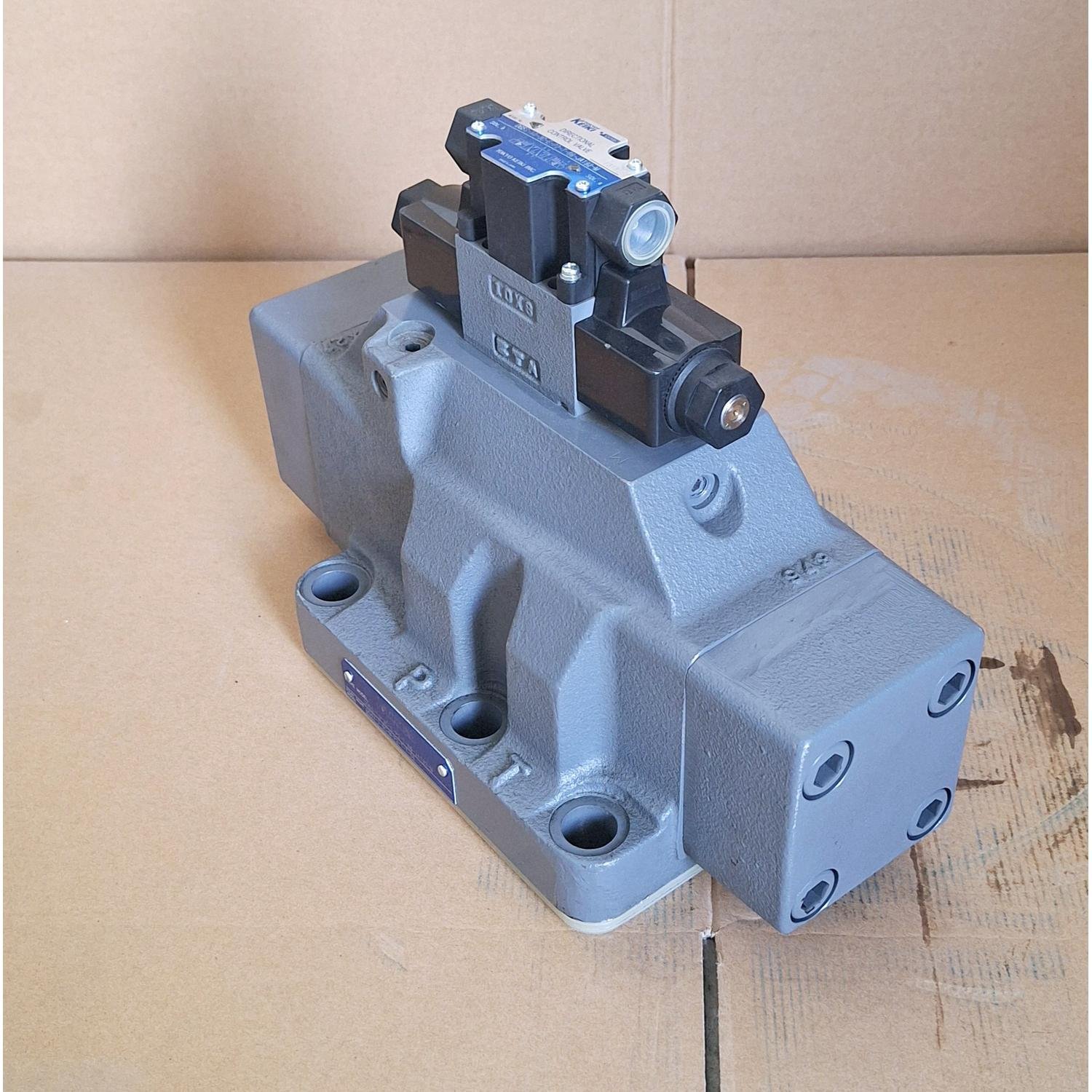 Tokyo_Keiki_DG5S-10-3C-E-P2-T-86-JA192-M_Directional_Control_Valve_Tokyo_Keiki_DG5S-10-3C-E-P2-T-86-JA192-M_Directional_Control_Valve_3.jpg