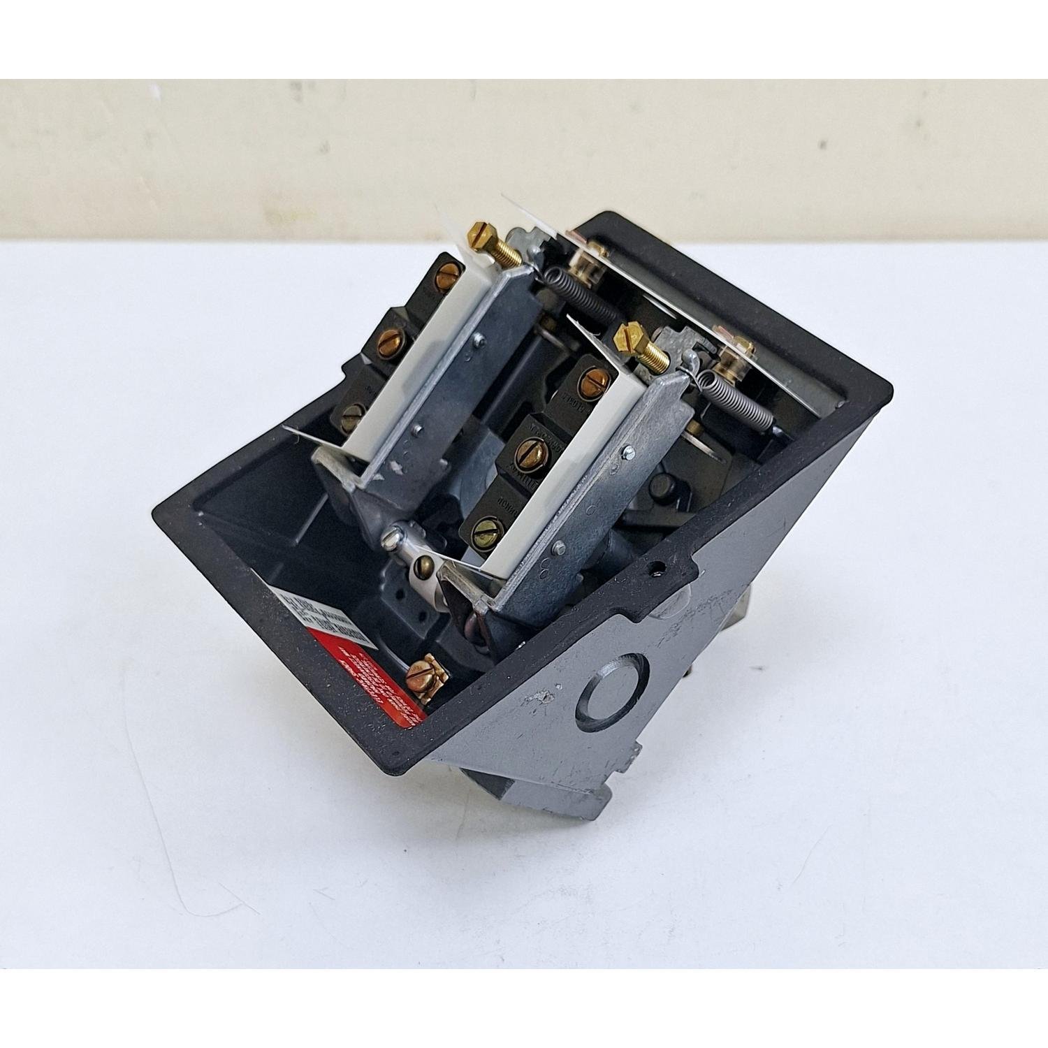 United_Electric_H402__612_Pressure_Switch_United_Electric_H402__612_Pressure_Switch__16.jpg