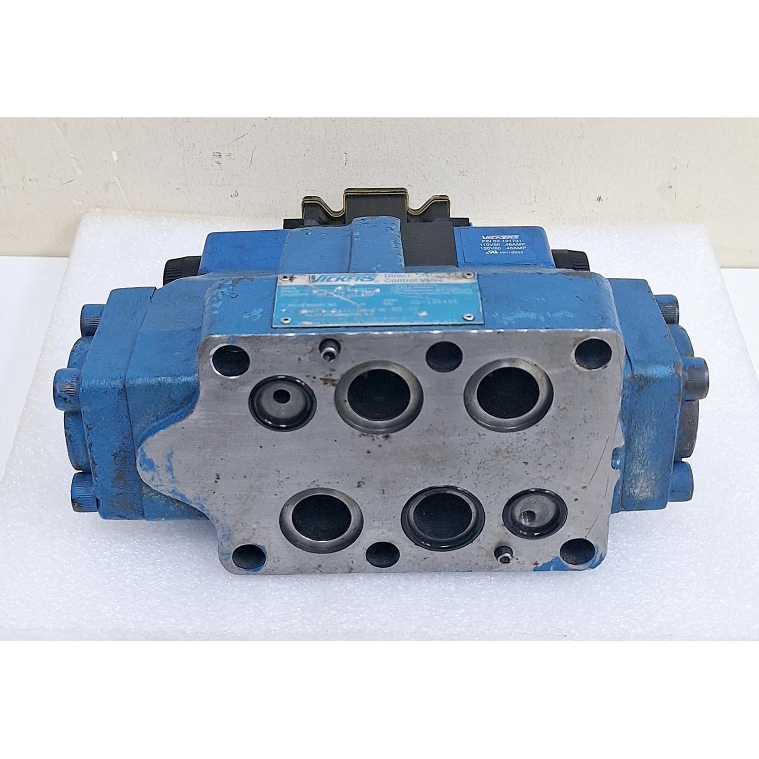 Vickers_DG4V-3S-6C-M-FTWL-B5-60_Directional_Control_Valve_with_DG5S-8-2C-M-FW-B5-30_Vickers_DG4V-3S-6C-M-FTWL-B5-60_Directional_Control_Valve_with_DG5S-8-2C-M-FW-B5-30__8.jpg